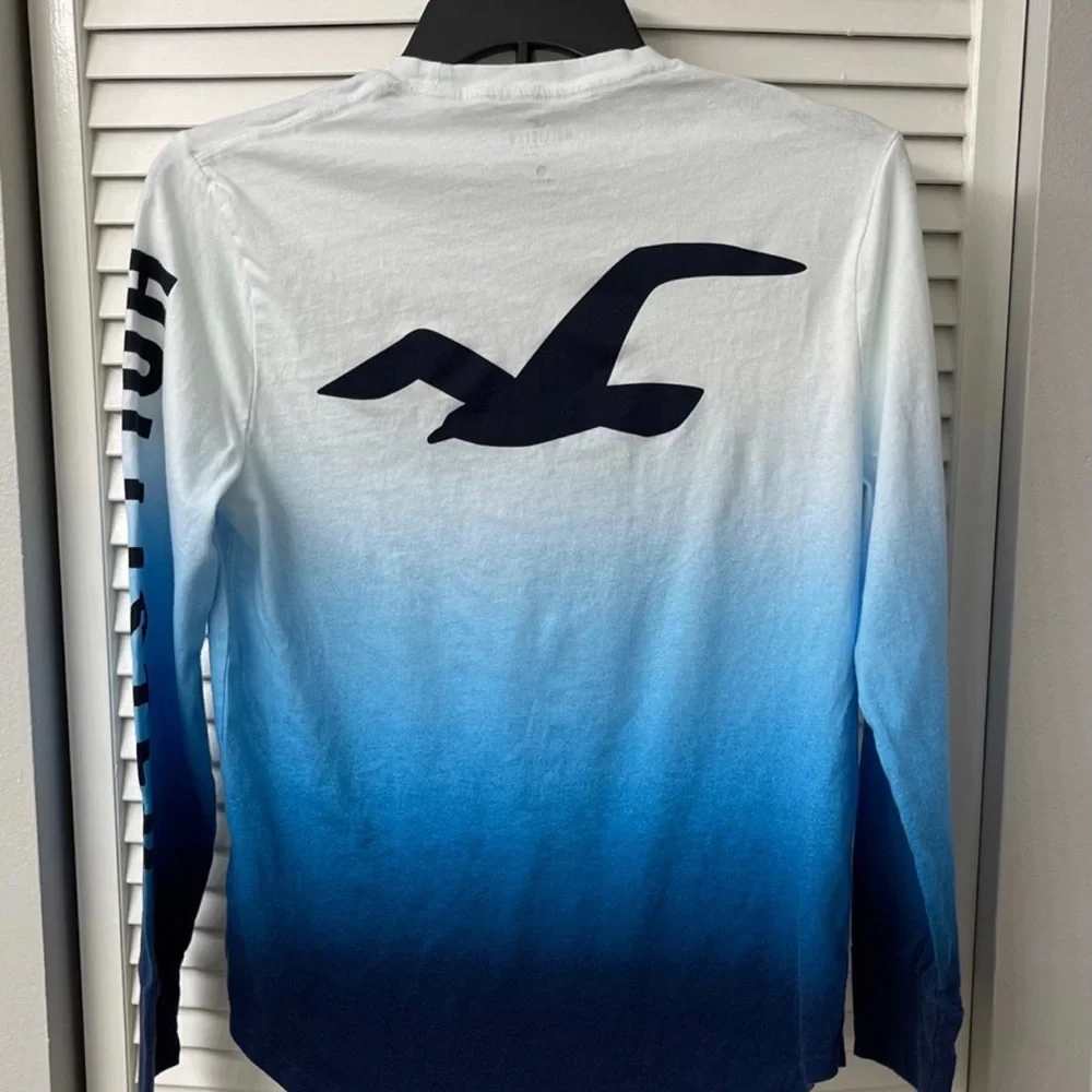 Hollister Long Sleeved Shirt (XS) (Like New) - Picture 3 of 6